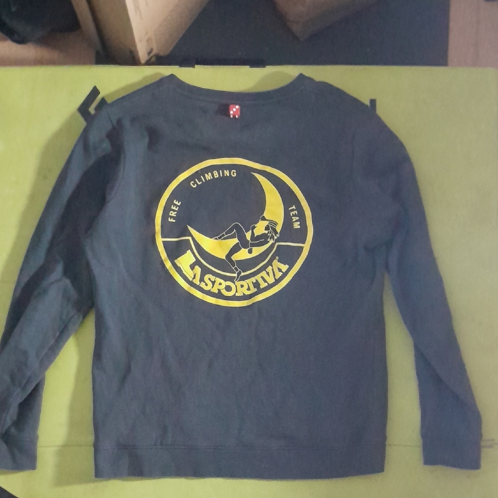 La Sportiva Vtg Olive and Yellow Crewneck Sweater